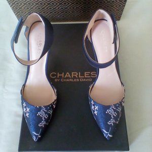 Charles by Charles David 4" inch heels, Pink & Blue Satin fabric Size 8